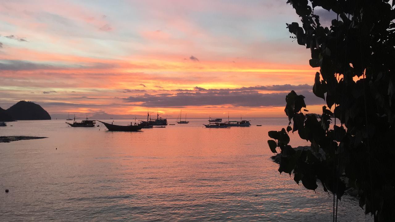 Bajo Sunset Hostel Labuan Bajo Buitenkant foto